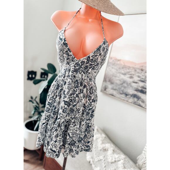 Meet me at the Willow Swing cottagecore floral halter Mini dress - Picture 2 of 5